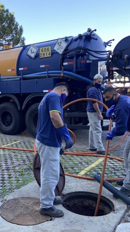 Limpeza de Fossa e Caixa de Gordura